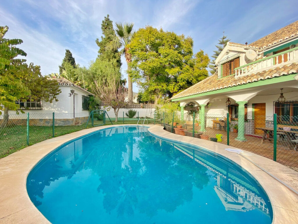Detached Villa Marbella Málaga - image 2