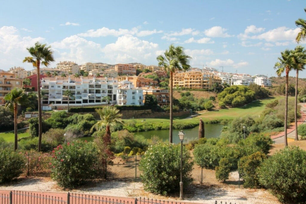 Ground Floor Apartment Miraflores Málaga - image 2