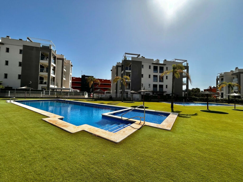 Penthouse Villamartin Alicante - image 2