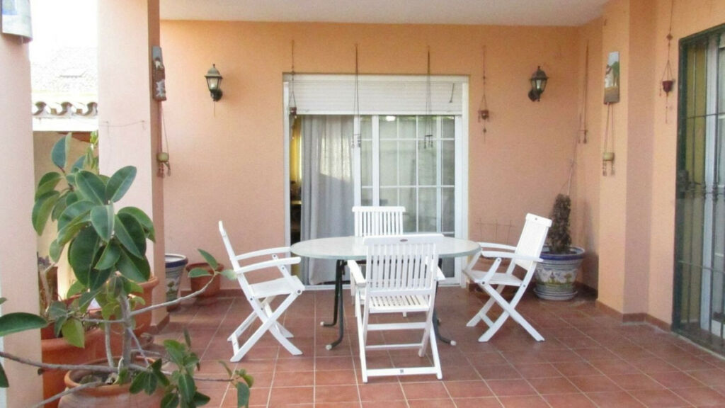 Semi-Detached House San Pedro de Alcántara Málaga - image 2