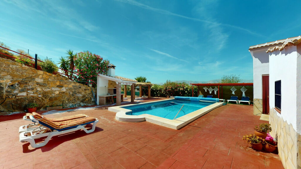 Detached Villa El Borge Málaga - image 2