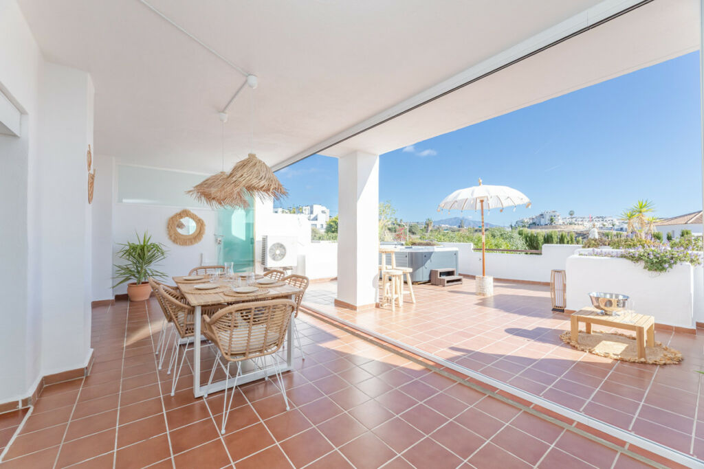 Ground Floor Apartment Estepona Málaga - image 2