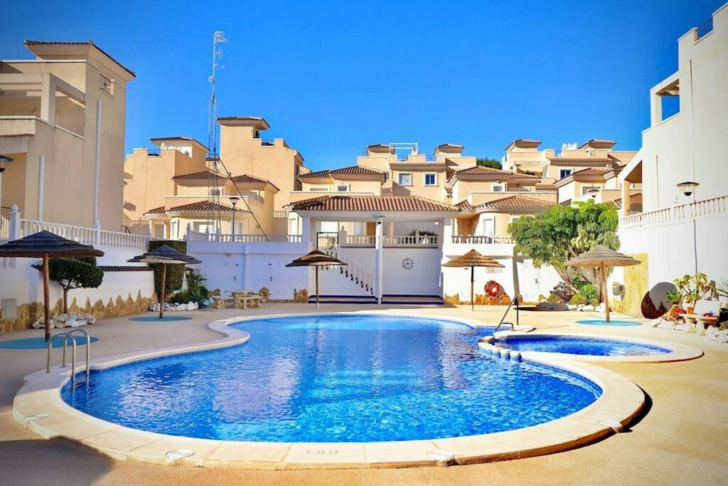 Detached Villa San Miguel de Salinas Alicante - image 2