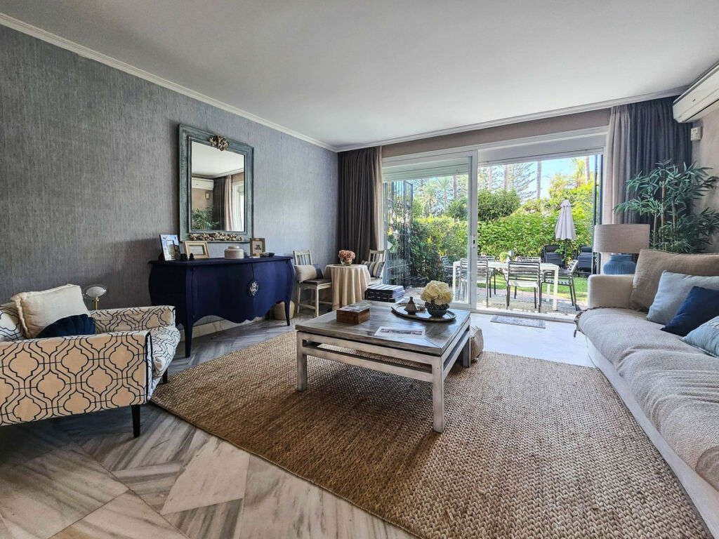 Ground Floor Apartment Elviria Málaga - image 2
