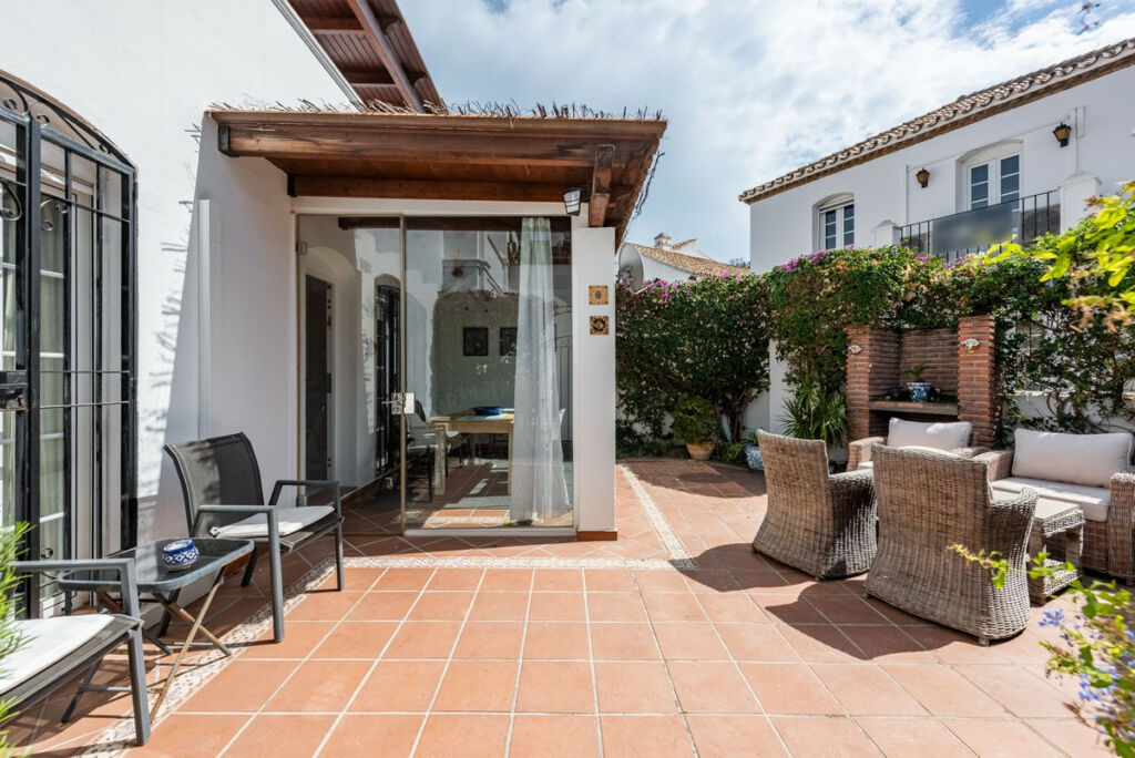 Ground Floor Apartment Benamara Málaga - image 2