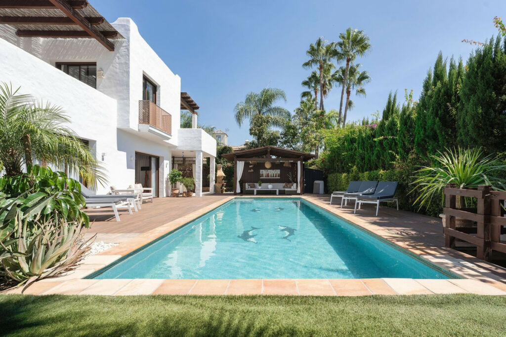 Detached Villa San Pedro de Alcántara Málaga - image 2
