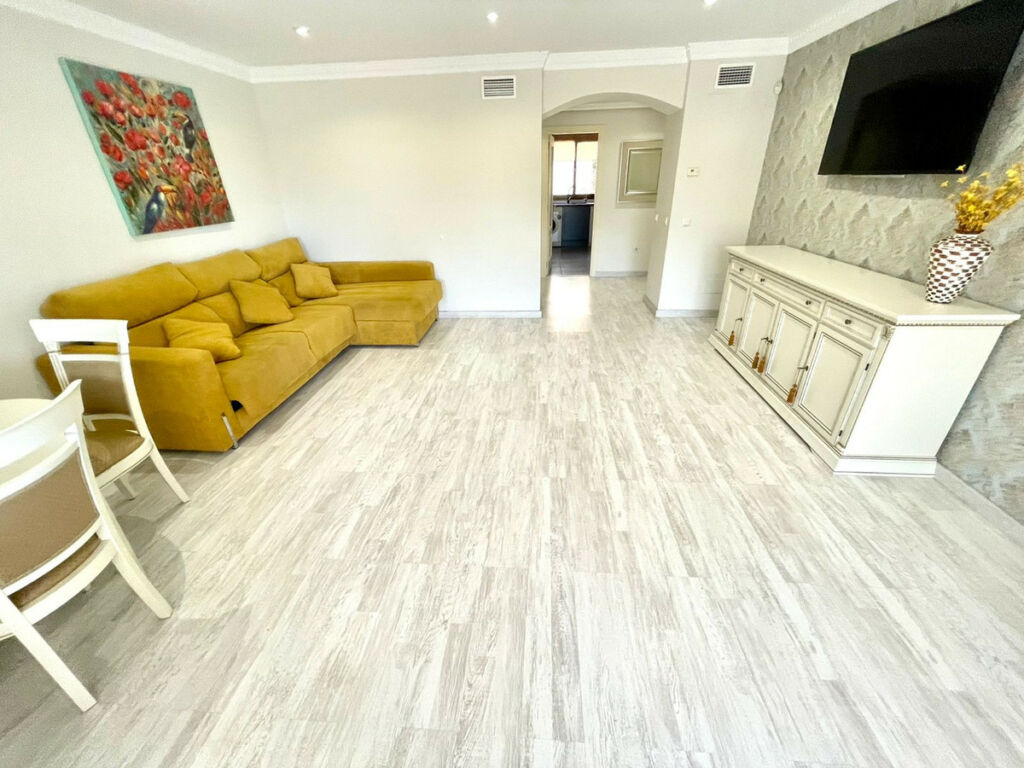 Ground Floor Apartment Benahavís Málaga - image 2