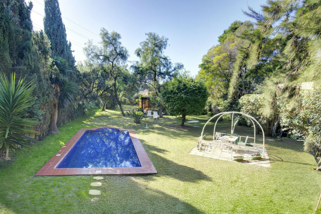 Detached Villa El Rosario Málaga - image 2
