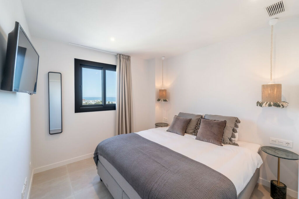 Top Floor Apartment Fuengirola Málaga - image 2