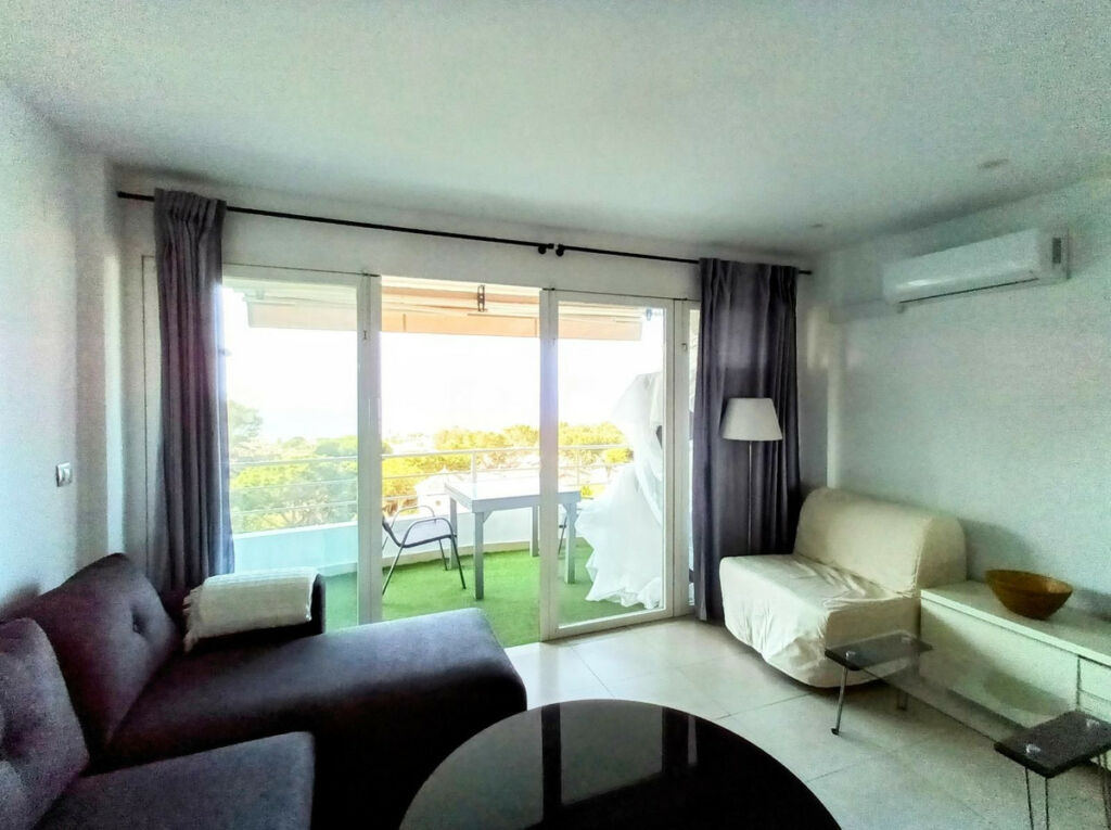 Middle Floor Apartment Costabella Málaga - image 2