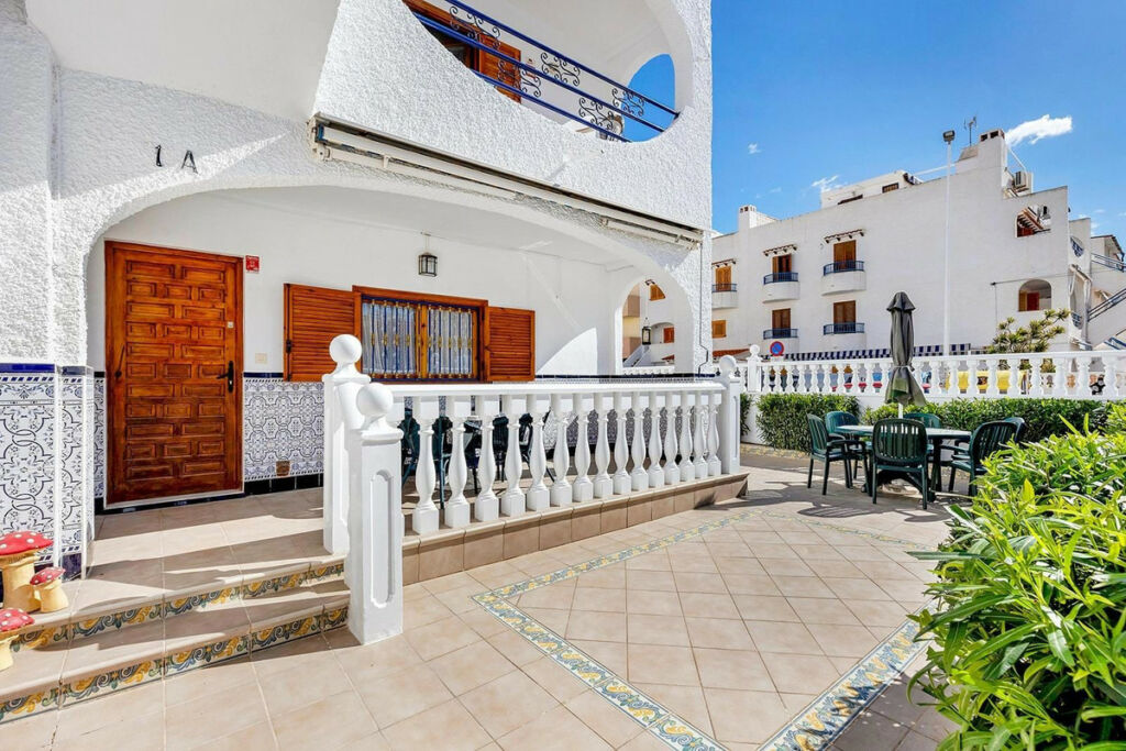 Ground Floor Apartment Torrevieja Alicante - image 2