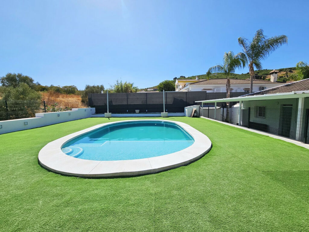 Detached Villa Coín Málaga - image 2
