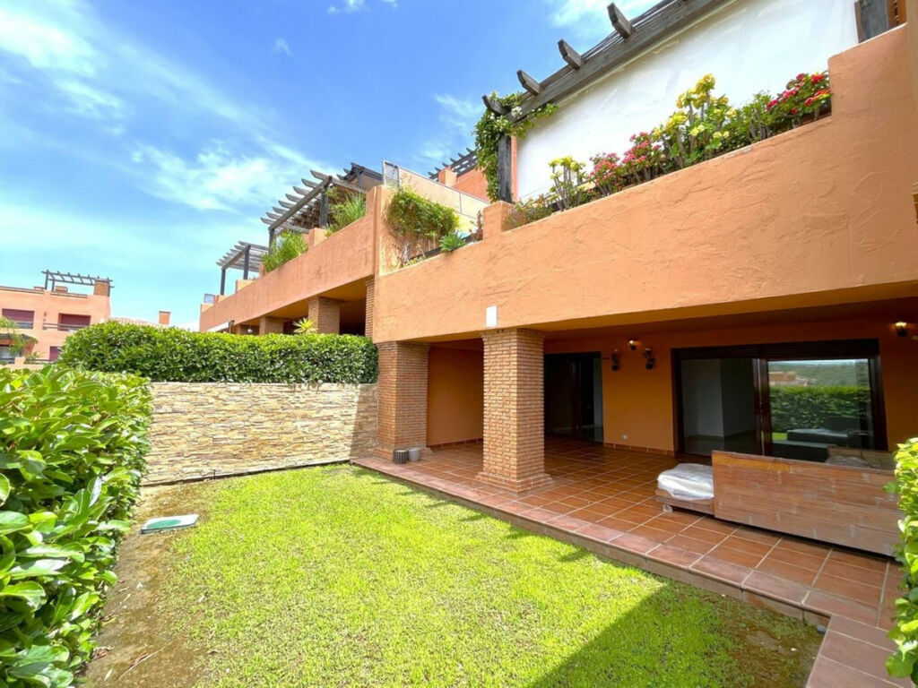 Ground Floor Apartment Casares Playa Málaga - image 2