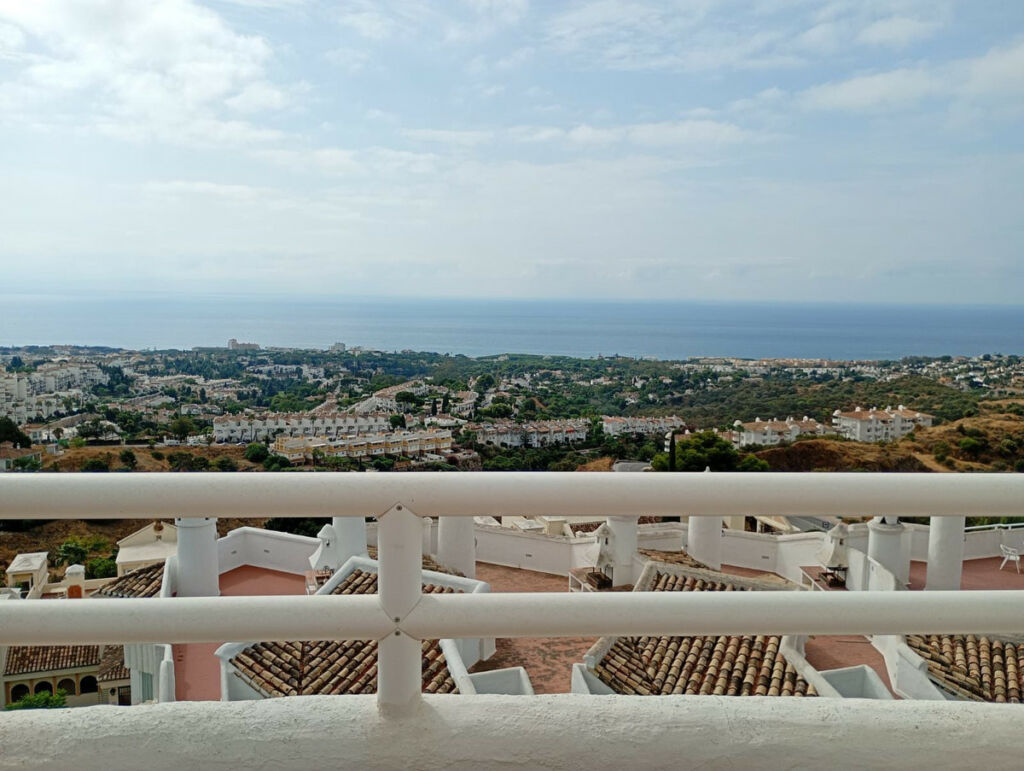 Penthouse Calahonda Málaga - image 2