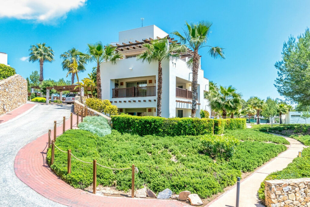 Ground Floor Apartment Las Colinas Golf Alicante - image 2