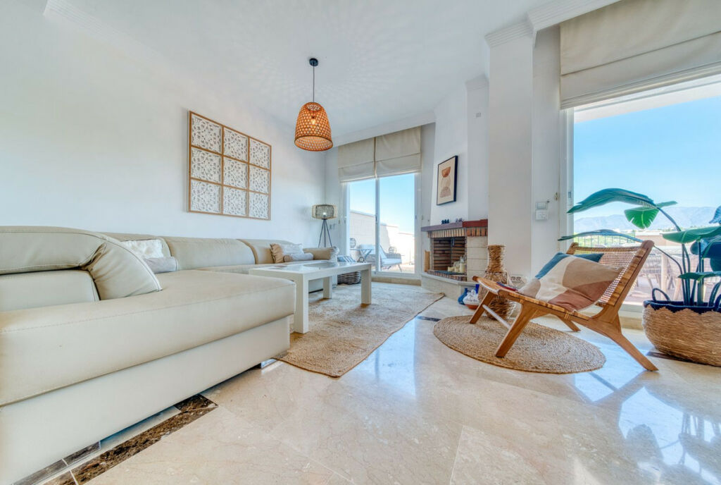 Townhouse La Duquesa Málaga - image 21