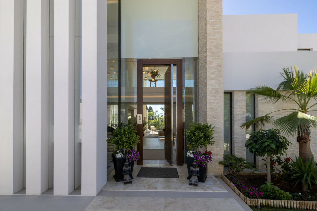 Detached Villa El Paraiso Málaga - image 20