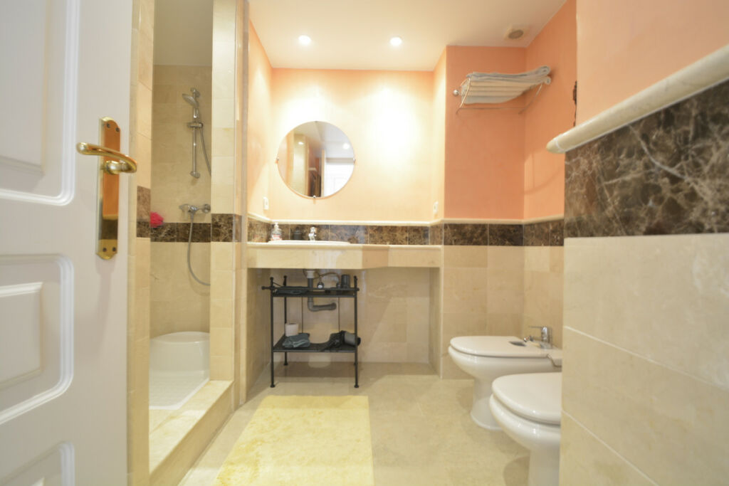 Middle Floor Apartment Elviria Málaga - image 20