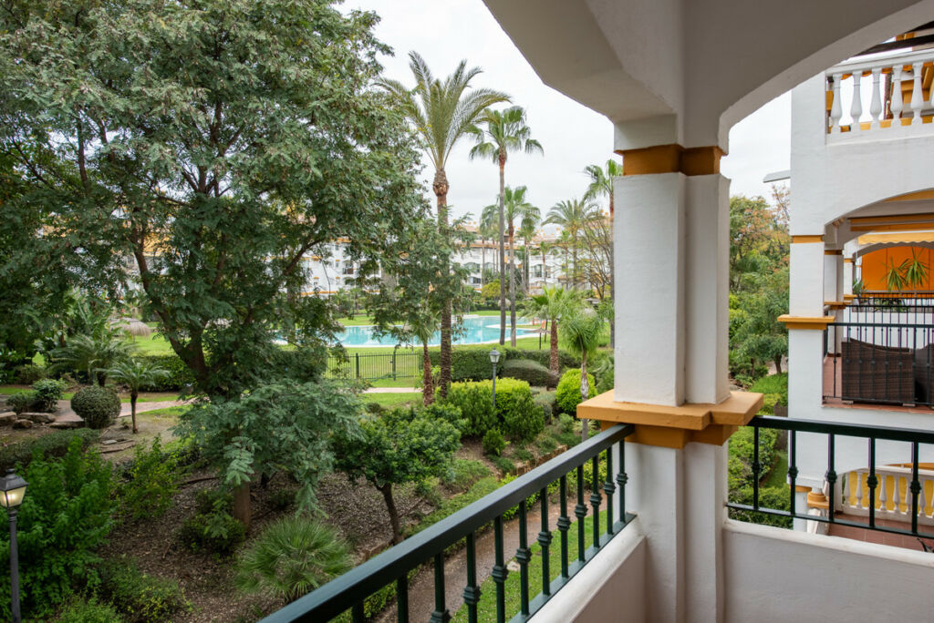 Middle Floor Apartment Nueva Andalucía Málaga - image 20