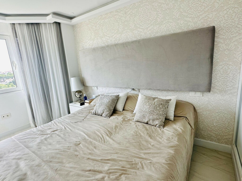 Middle Floor Apartment Puerto Banús Málaga - image 20