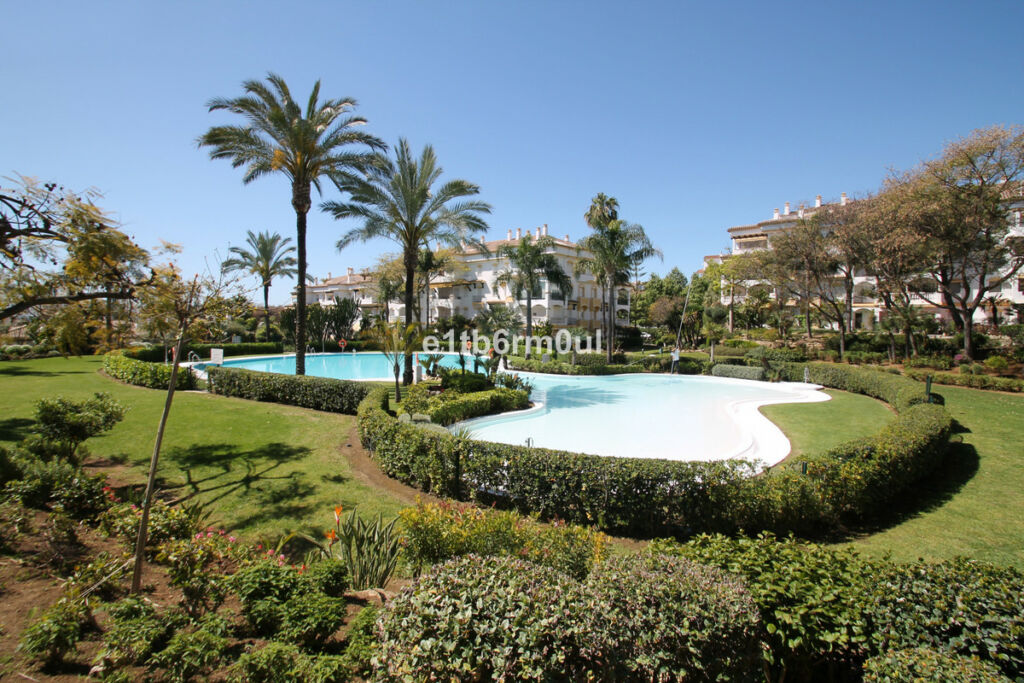 Middle Floor Apartment The Golden Mile Málaga - image 20