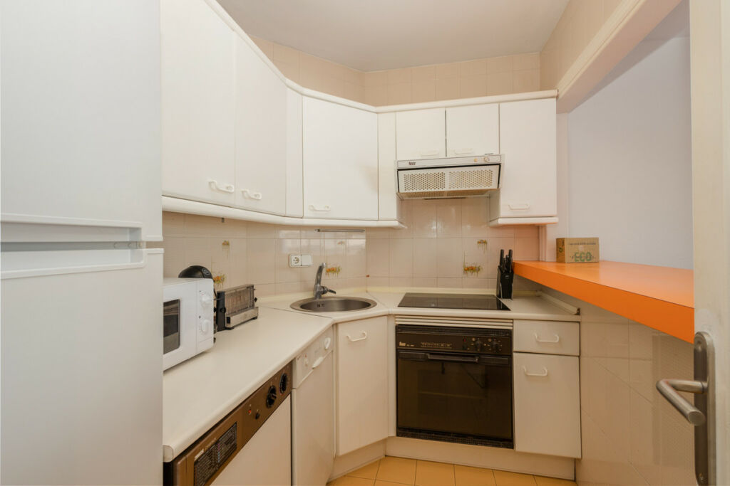 Middle Floor Apartment Puerto Banús Málaga - image 20