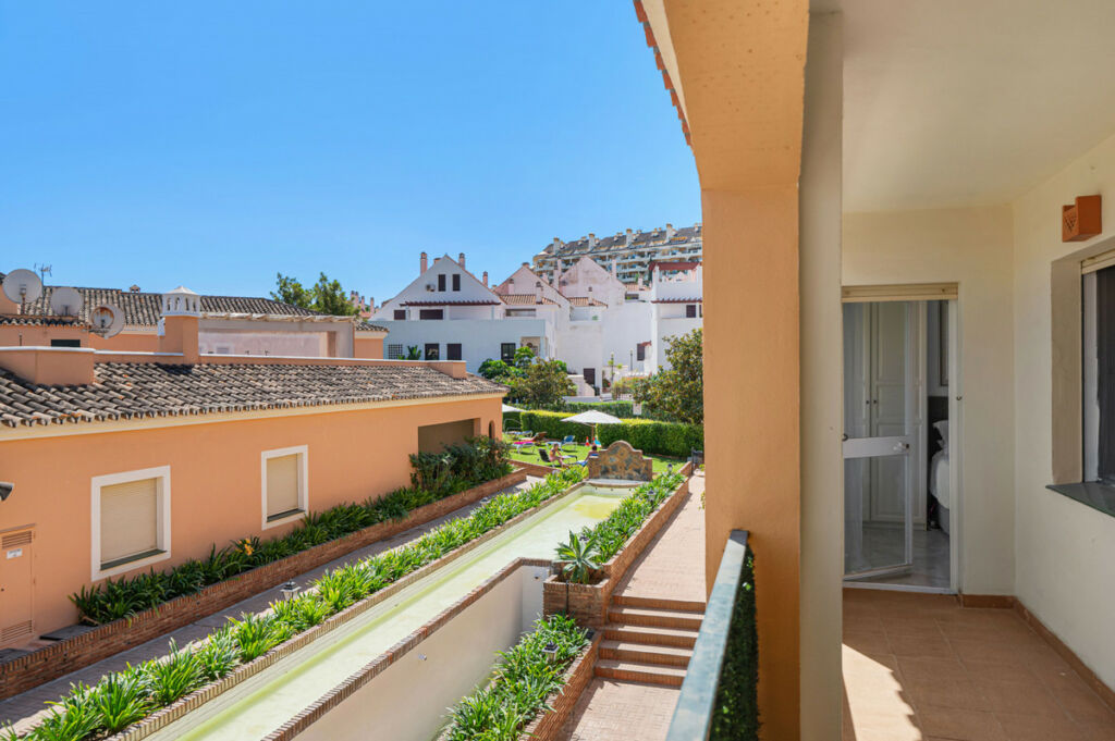 Middle Floor Apartment Nueva Andalucía Málaga - image 20