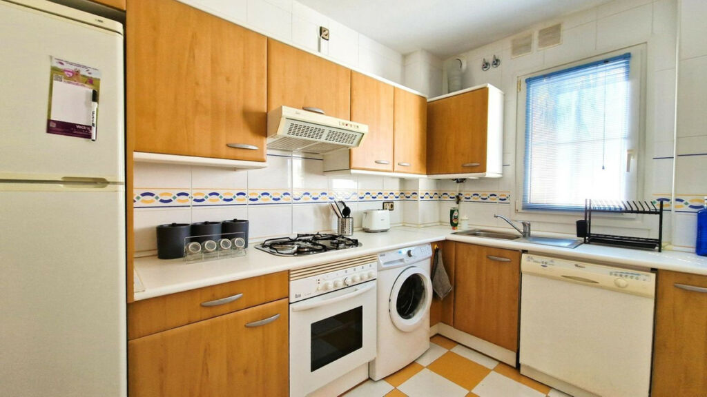 Middle Floor Apartment The Golden Mile Málaga - image 20
