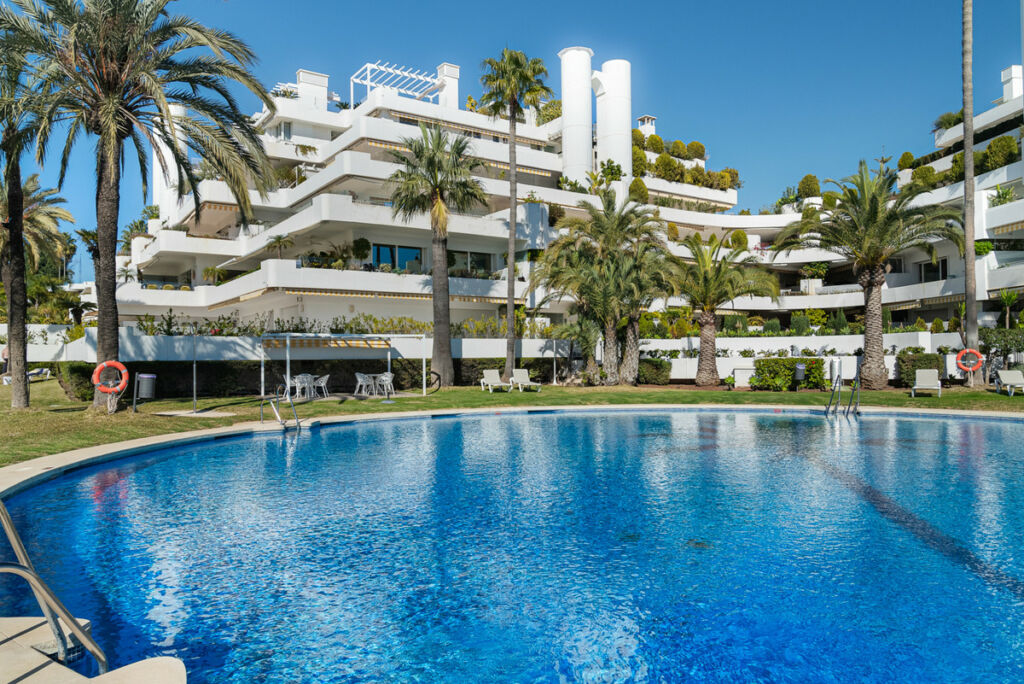 Middle Floor Apartment The Golden Mile Málaga - image 20