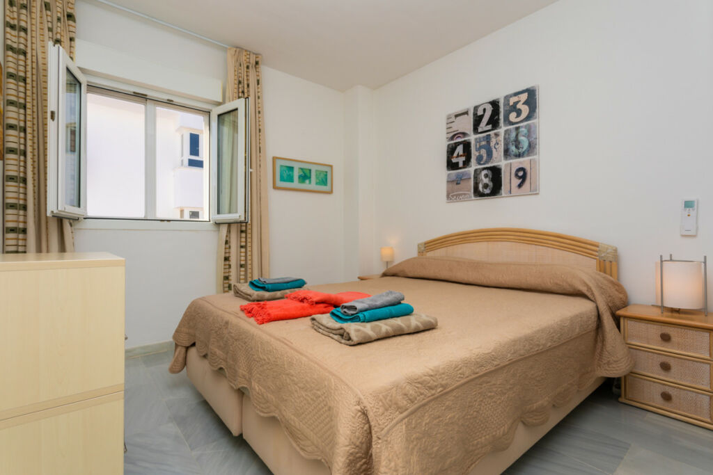 Middle Floor Apartment Calahonda Málaga - image 20