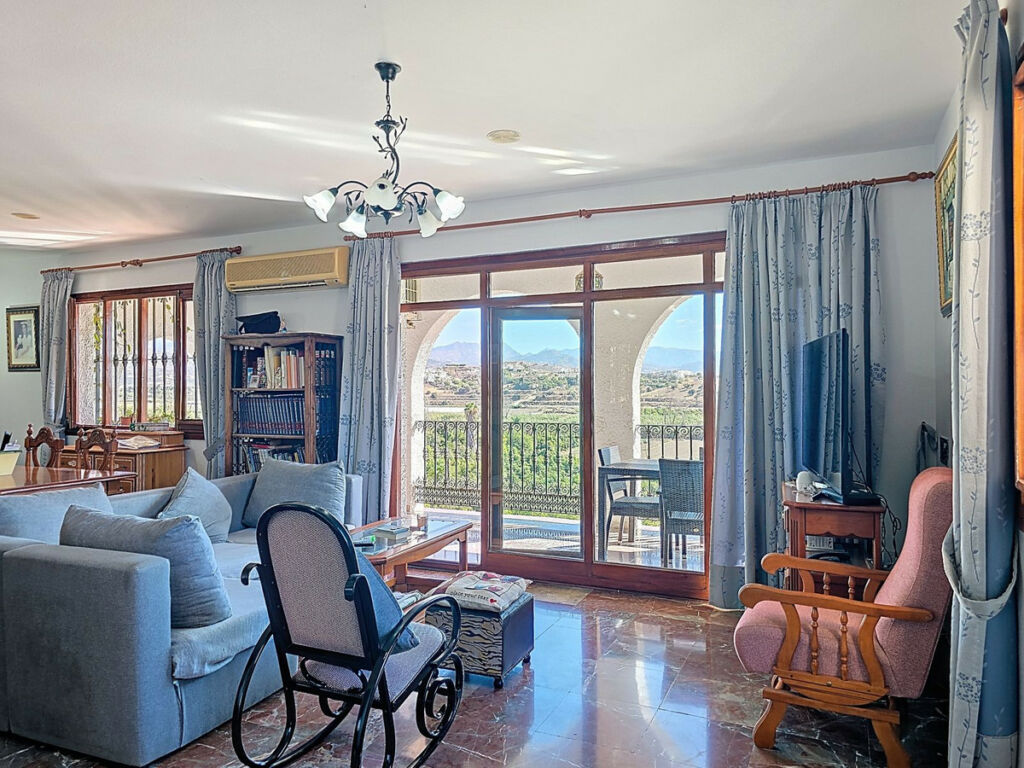 Detached Villa Almayate Málaga - image 20