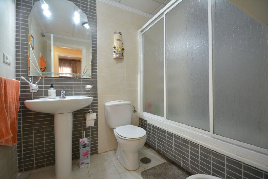 Middle Floor Apartment Guardamar del Segura Alicante - image 20