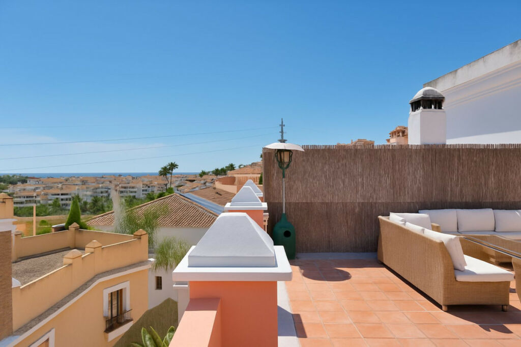 Townhouse El Paraiso Málaga - image 20