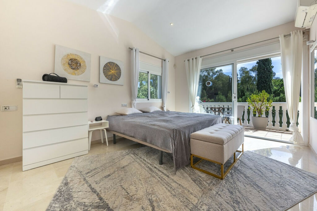 Detached Villa Calahonda Málaga - image 20