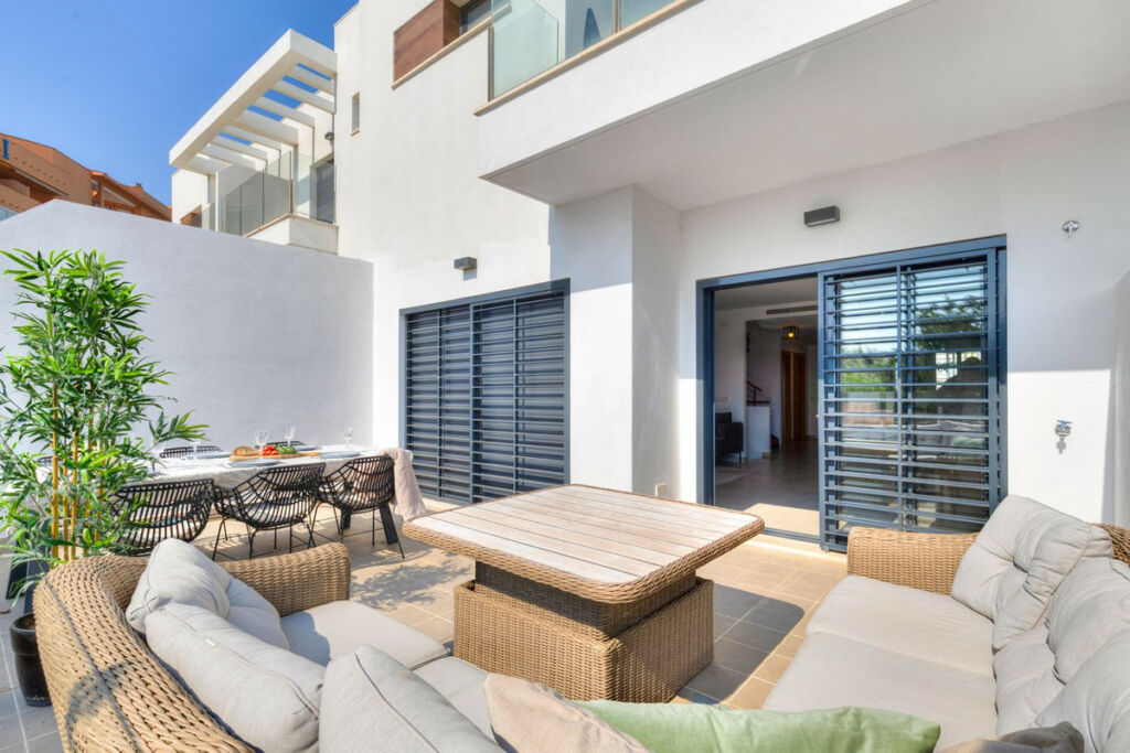 Townhouse Fuengirola Málaga - image 9