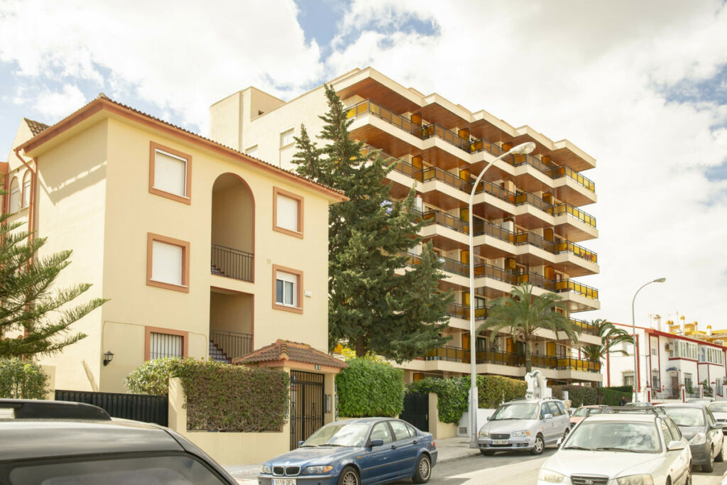 Middle Floor Apartment Montemar Málaga - image 20