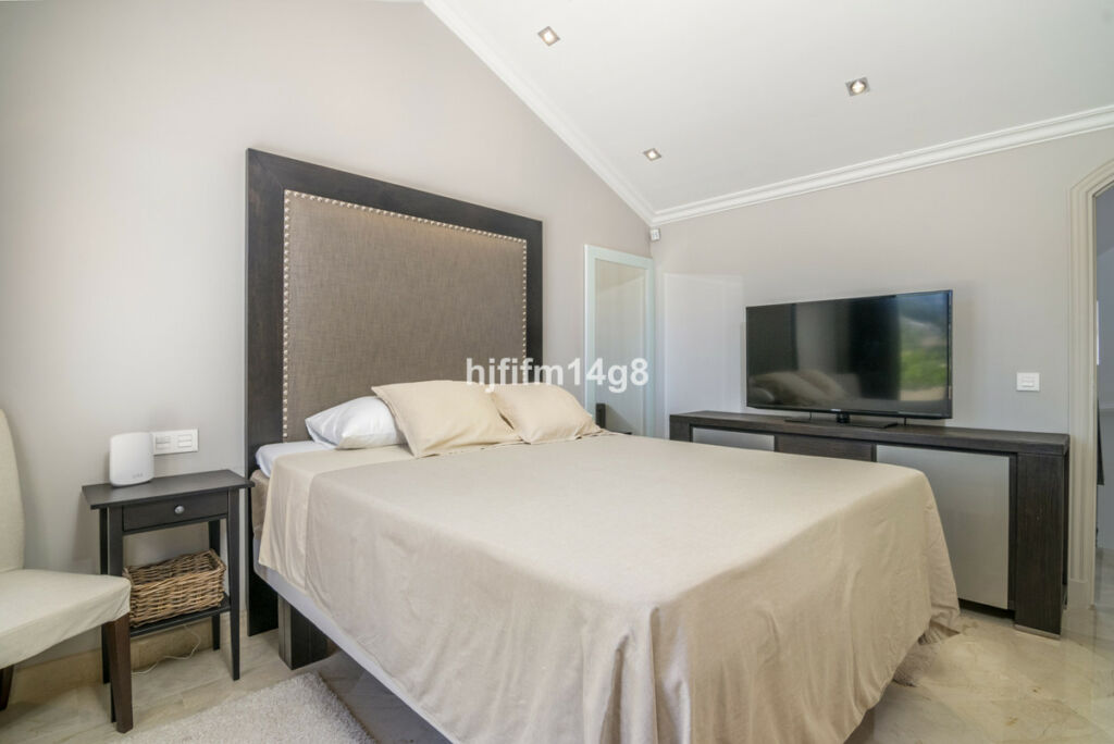 Penthouse Duplex Nueva Andalucía Málaga - image 20
