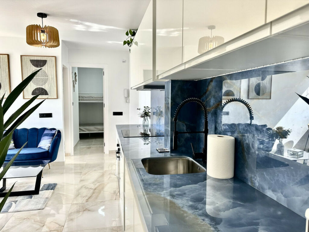 Middle Floor Apartment Calahonda Málaga - image 18