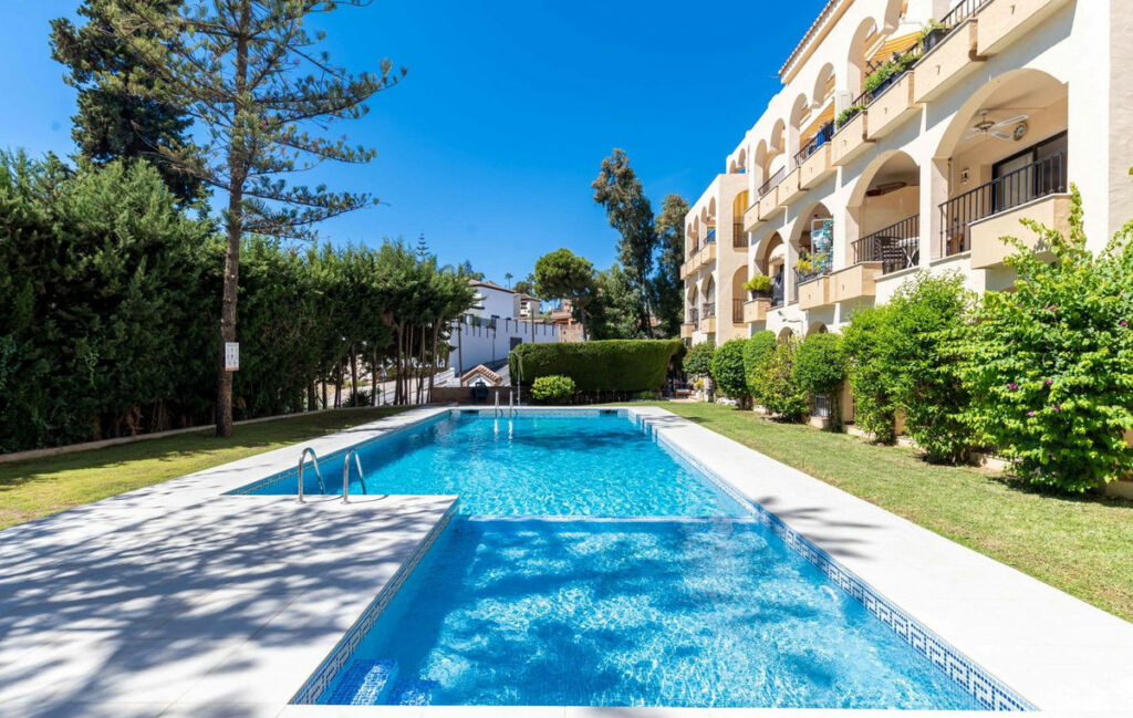 Penthouse Sierrezuela Málaga - image 20