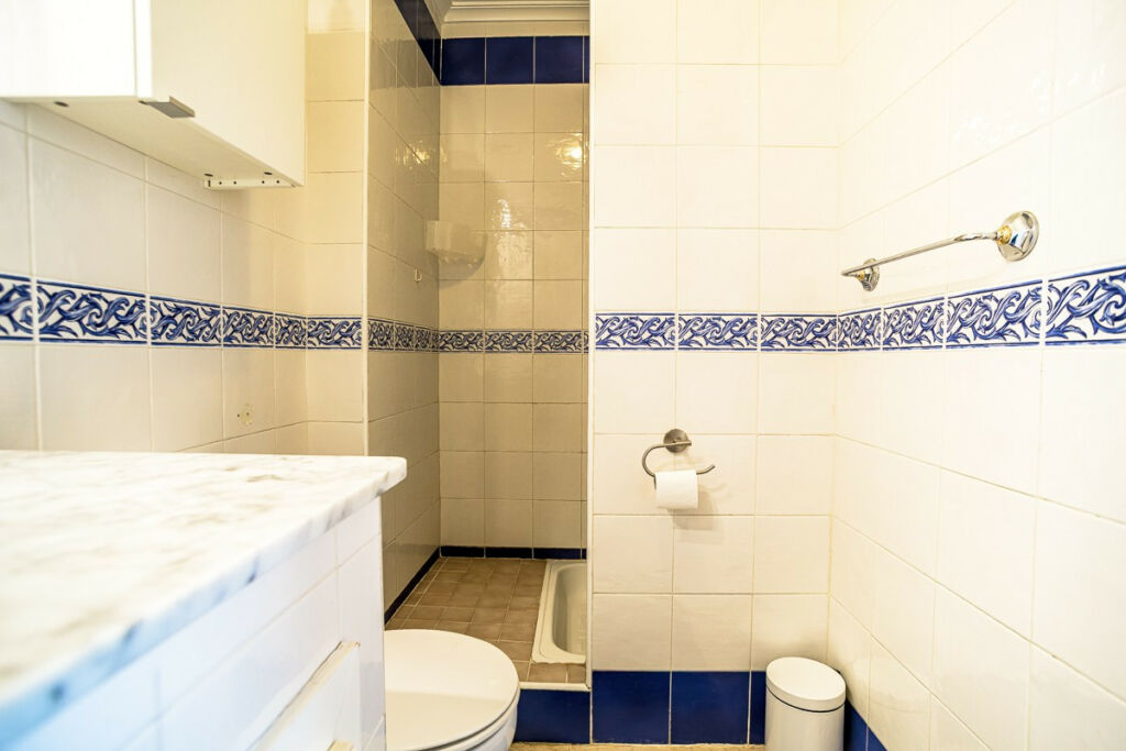 Middle Floor Apartment Villamartin Alicante - image 20