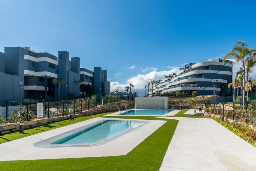Middle Floor Apartment Estepona Málaga - image 20