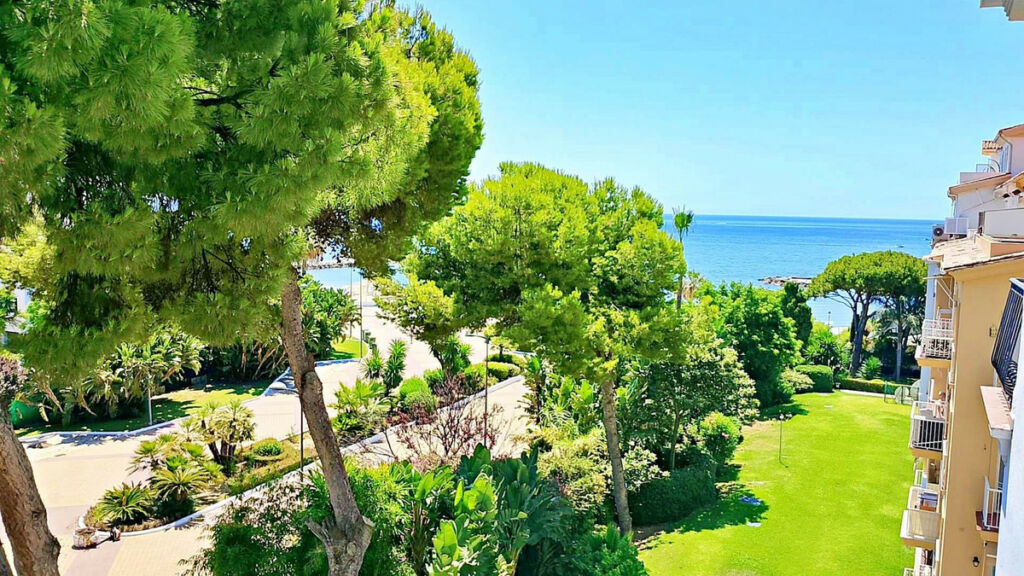 Middle Floor Studio Puerto Banús Málaga - image 20