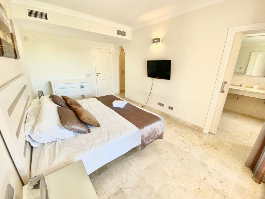 Middle Floor Apartment Atalaya Málaga - image 20