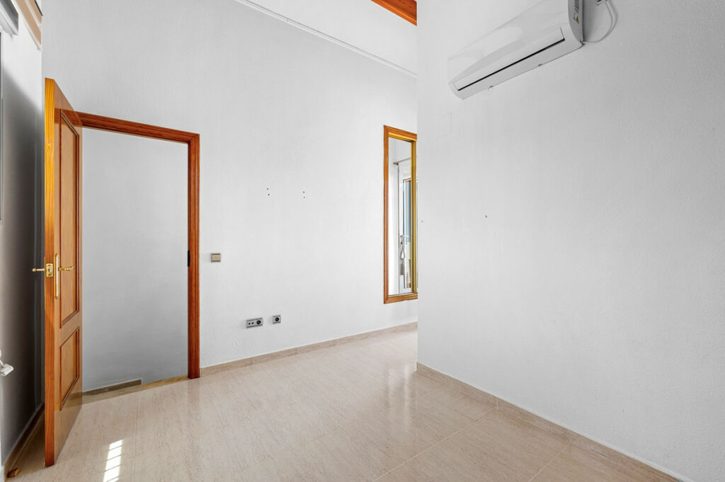 Detached Villa Polop Alicante - image 20