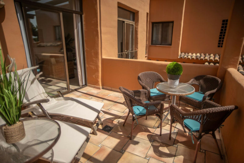 Middle Floor Apartment El Paraiso Málaga - image 21