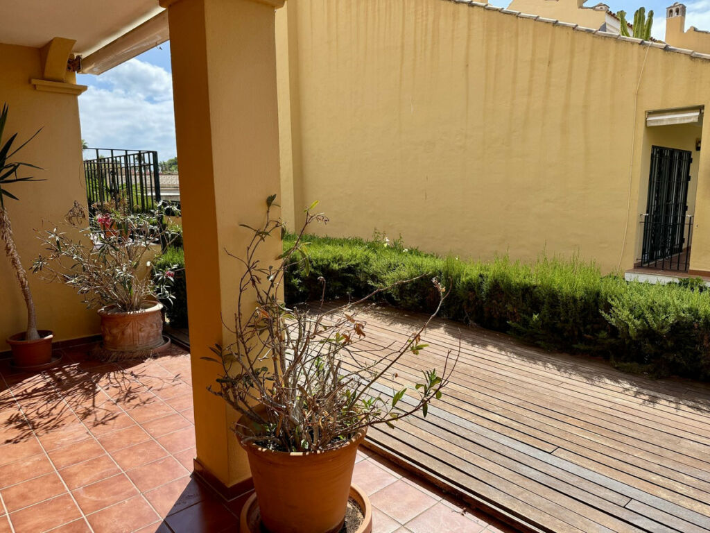 Semi-Detached House Elviria Málaga - image 20