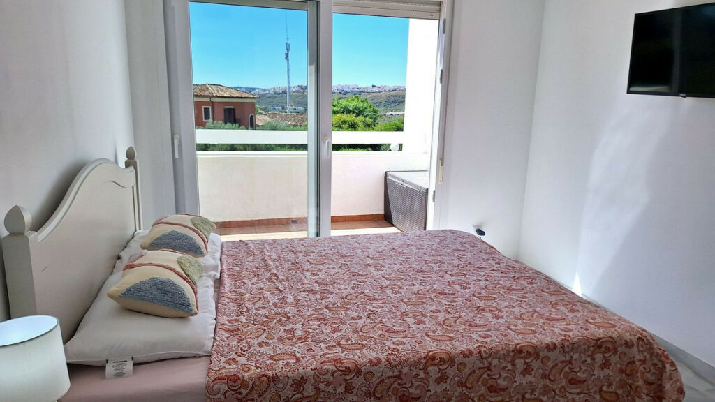 Townhouse La Duquesa Málaga - image 20