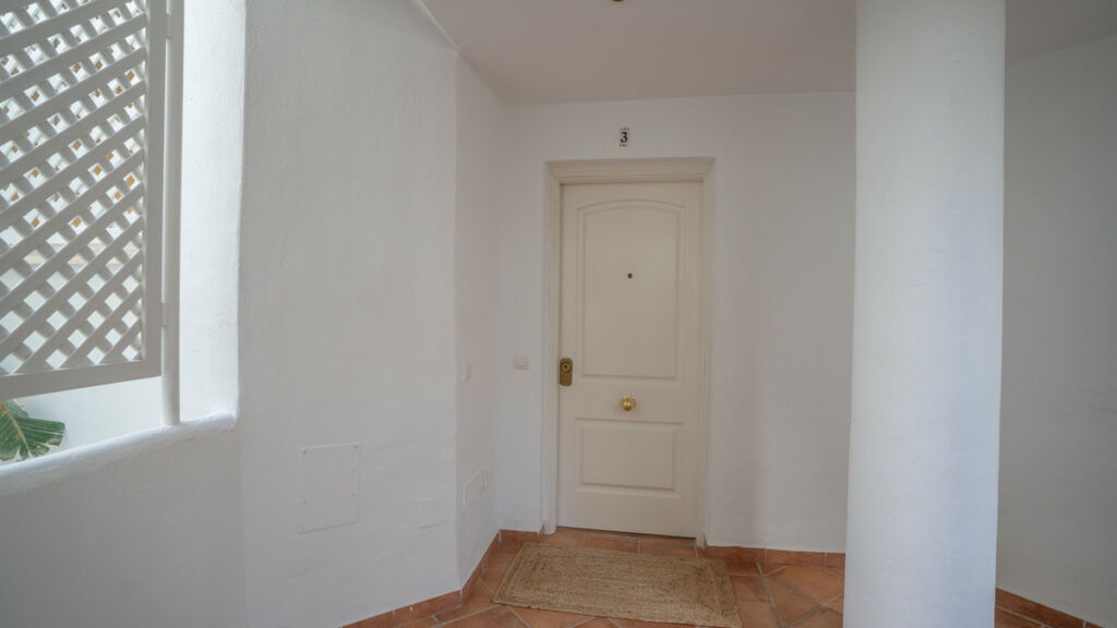 Middle Floor Apartment Puerto Banús Málaga - image 20