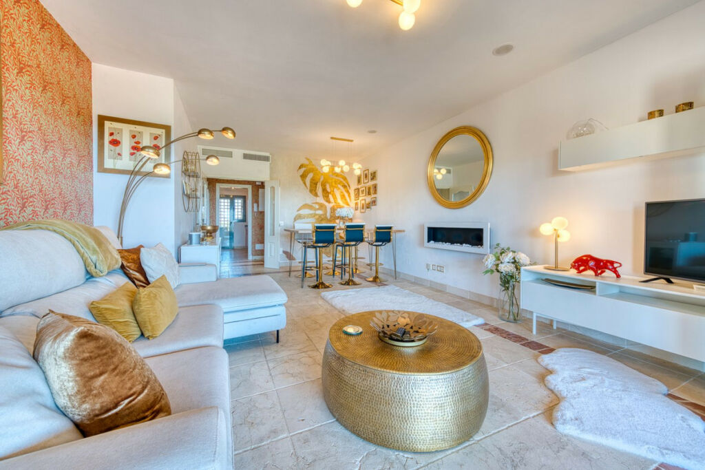 Middle Floor Apartment Estepona Málaga - image 20