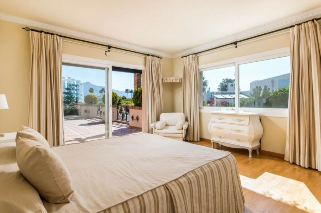 Detached Villa Guadalmina Alta Málaga - image 20